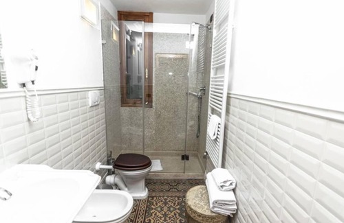 Isolotto Apartamento | Comfy portion of property By Villa Il Mosaico