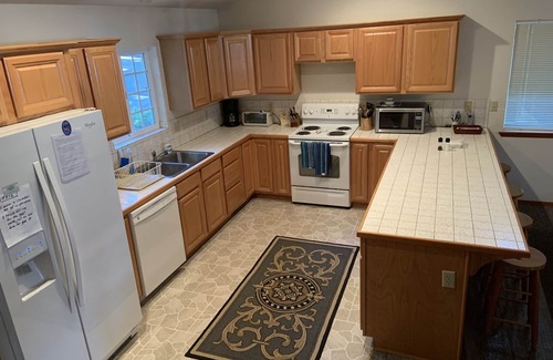 Lake Almanor Country Club Casa | Lago Almanor Vacation Home - 6 plazas, club de campo, lote grande, vista al lago, golf