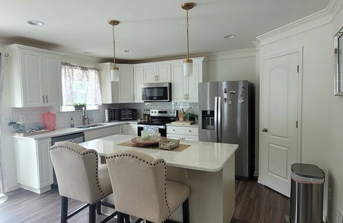 Falling Waters Casa | Comfy Room near Hagerstown & Martinsburg
