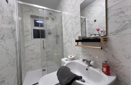 Norwich Apartamento | Comfy Rooms Close to Airport