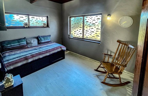East Hemet Casa | Comfy Spanish style Ranch home in Hemet w/ hot tub and pool