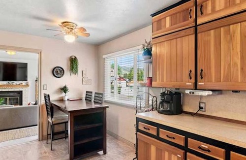 Lava Hot Springs Casa | Comfy stay in phenomenal Lava Hot Springs. 5 min walk to hot pools!!!
