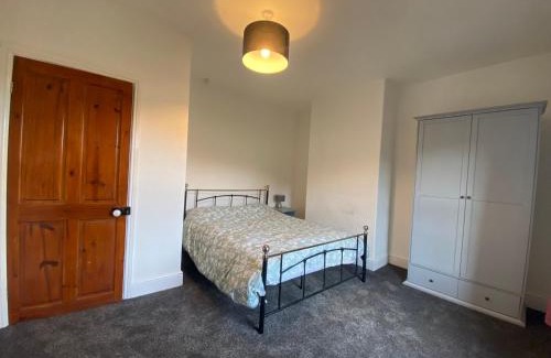 Buxton Casa | Comfy stone built house in the peak district