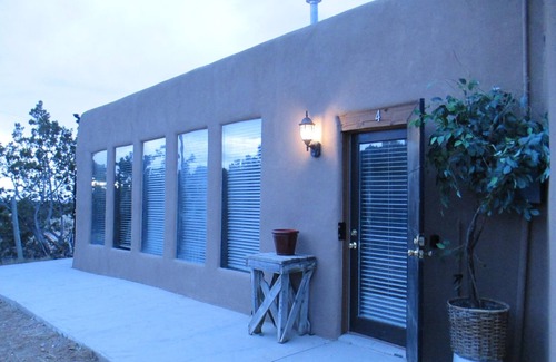 West Alameda Apartamento | Cómodo estudio para dos. ¡A solo 5 millas de SF Plaza!