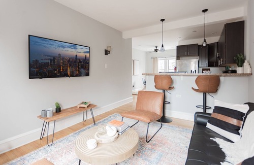 Chicago Apartamento | Comfy|Stylish 1Bd 1Ba - Portage Park