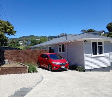 Johnsonville Casa | Comfy & Sunny home in Wellington-3 Heat Pumps