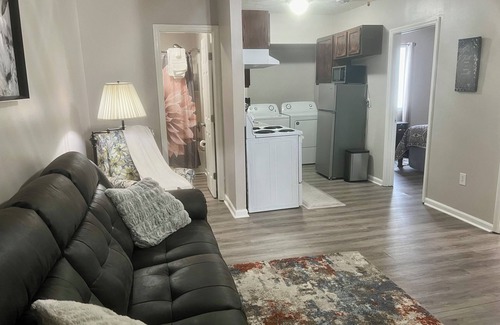 Richmond Apartamento | Comfy Upstairs 2 bed/1 bath near EKU in Richmond