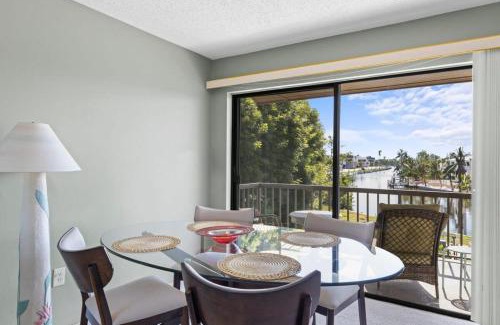 Shell Harbor Casa | Comfy Waterfront Condo at Tennisplace Sanibel