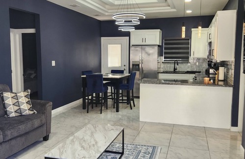 San Juan Apartamento | Comic Blue Apartment Close To Shops
