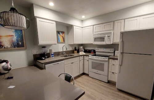 Mission Valley Complejo | Comic-Con special resort lodging, sleeps four with full kitchen.