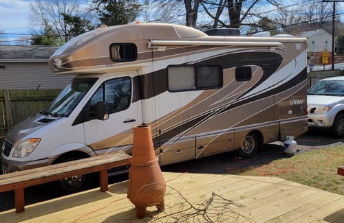 Eisenhower East Casa | Coming to DC area? Walking distance to Metro
