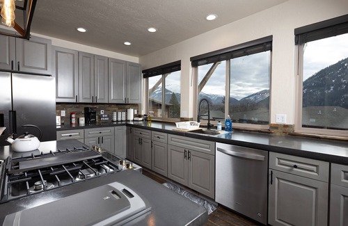 East Missoula Condominio | Commanding views just minutes from downtown with Elevator access