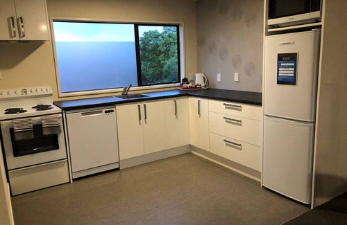 North Dunedin Hotel | Commodore Motels