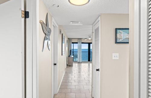 Lower Grand Lagoon Casa | Commodore Resort #704 by Book That Condo