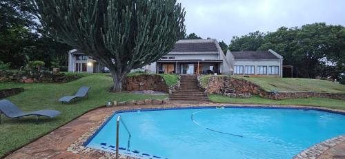 Waterfall Cabina | Communal Cottage Rooms
