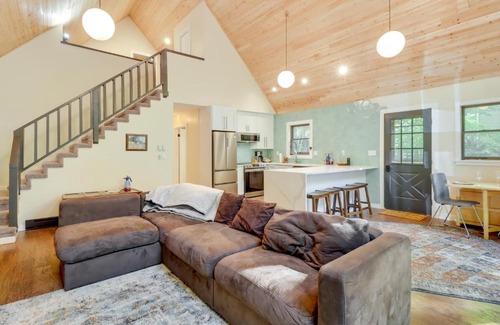 Albrightsville Casa | Community Beach Access Modern Poconos Cabin!