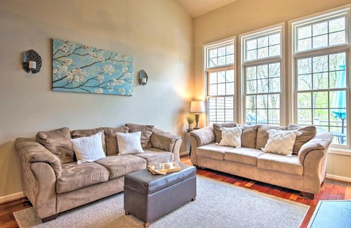 Lake Harmony Casa | Community Perks and Deck Lake Harmony Townhome!