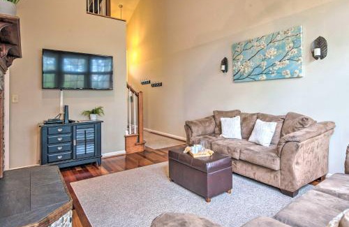 Lake Harmony Casa | Community Perks and Deck Lake Harmony Townhome!