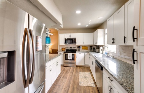 Cottonwood Casa | Community Perks & Patio: Sun Lakes Home!