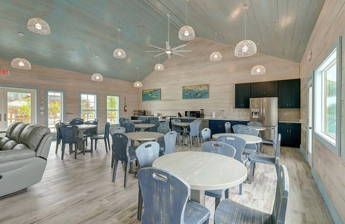 Port Aransas Alquiler De RV | Community Pool, In Town, Dog Park, Fishing, Wifi, Laundry Room, Walking Paths