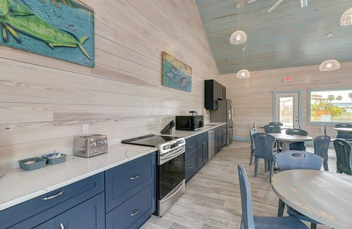 Port Aransas Alquiler De RV | Community Pool, In Town, Dog Park, Fishing, Wifi, Laundry Room, Walking Paths
