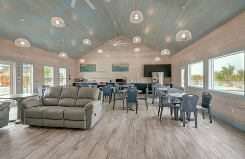 Port Aransas Alquiler De RV | Community Pool, In Town, Dog Park, Fishing, Wifi, Laundry Room, Walking Paths