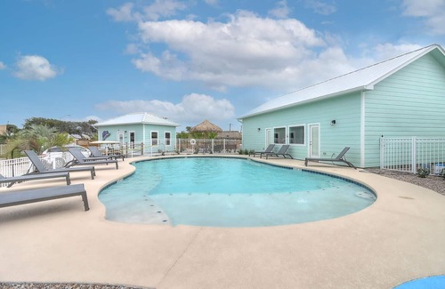Port Aransas Alquiler De RV | Community Pool, In Town, Dog Park, Fishing, Wifi, Laundry Room, Walking Paths