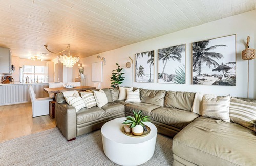 Palma del Mar Condominio | Community Pool & Pier: Bayfront Isla Del Sol Condo
