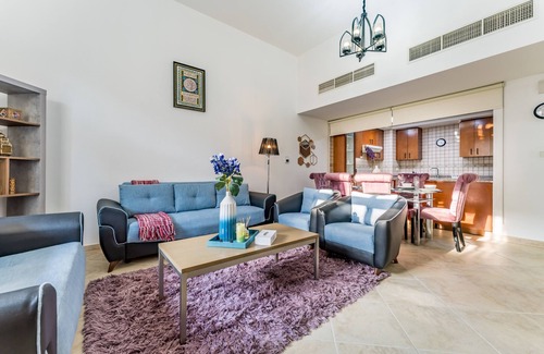 Motor City Apartamento | Community View 2BR With Balcony Near Golf Club, Sherlock House 2, Motor City
