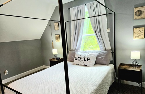 Olmstead Casa | Commuters, Caregivers & Contestants Golf Apartment