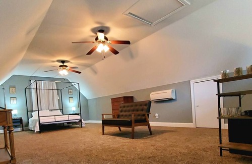 Olmstead Casa | Commuters, Caregivers & Contestants Golf Apartment