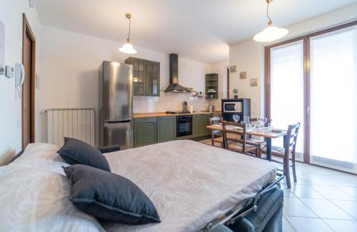 San Fermo della Battaglia Apartamento | Como 5 min - House with Terrace and Parking - Wifi