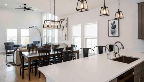 Lake Geneva Casa | Como Collection - 2 Homes 2 Lakes 1 Rental