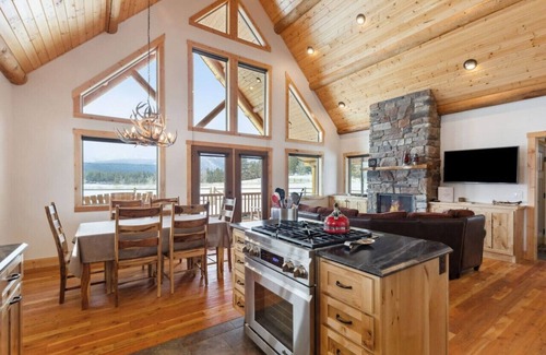 Grantsdale Cabina | * * *Como Peaks Cabin* * *