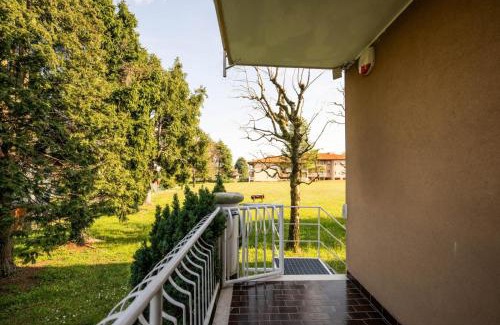 Olgiate Comasco Casa | Como-Swiss 15 min - Big Home with Parking - Terrace - Wifi