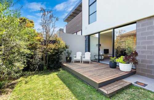 Melbourne Casa | Como Villa - Family Retreat Close to Beach & Shops