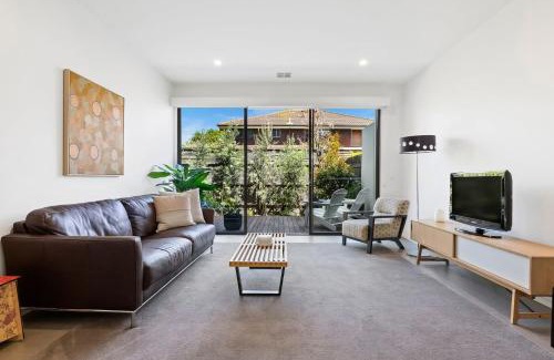 Melbourne Casa | Como Villa - Family Retreat Close to Beach & Shops