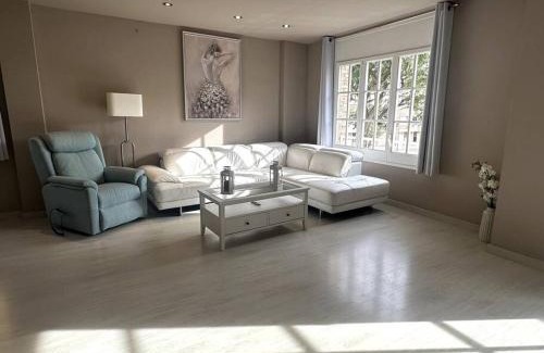 Viladecans Casa | Comodidad y estilo en Gava near the beach 10 minutes