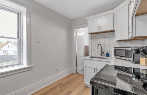 Front Park Apartamento | Compact 3rd Floor Apt w/Lake Views