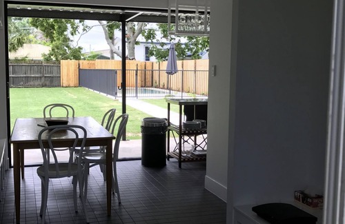 South Mackay Casa | Casa familiar compacta con piscina en South Mackay