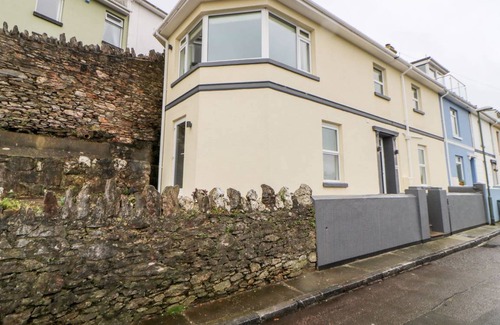 Brixham Cabaña | Compass Point