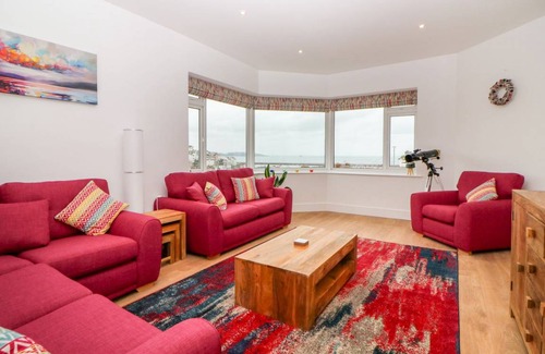 Brixham Cabaña | Compass Point