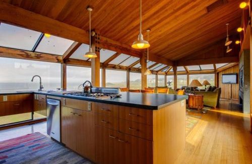 Sea Ranch Casa | Compass Rose