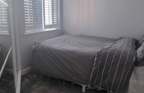 Redbridge Casa | Compfy Double bed & free parking