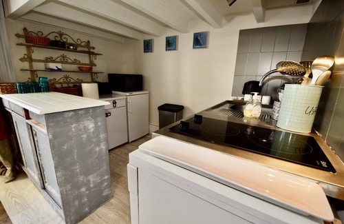 Pontaillac Apartamento | COMPLETE ACCOMMODATION IN A PRIVATE RESIDENCE BY THE BEACH
