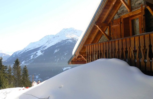 Seez Chalet De Esquí | Casa rural completa sobre 5000m, 1500m sobre el nivel del mar, a medio camino de La Rosiere y Seez