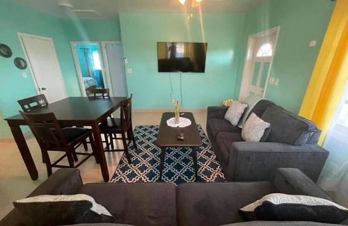 Rokers Point Apartamento | Complete Villa Down stairs, 2 Bedroom