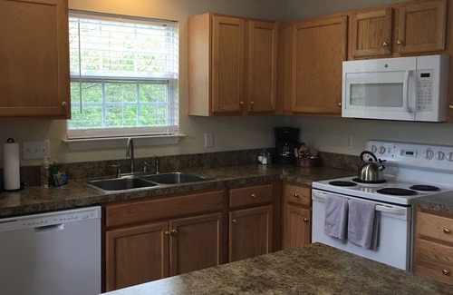 Greensboro Casa | Completamente listo para tus aventuras en Greensboro