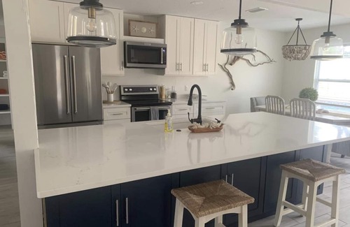 Golden Glades - The Woods Casa | Completely Redone 3/2 with pool. Close to Mayo hospital
