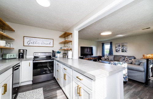 Bridgman Casa | Completely remodeled house close to the beach, golf, and tons of wineries!